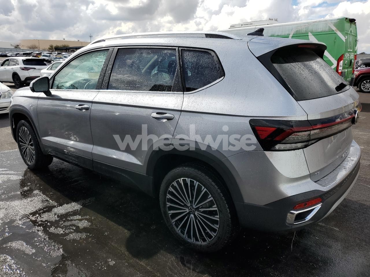 Photo 2 of 2026 VOLKSWAGEN TAOS SE N/A (VIN 3VVSC7B28TM009152)