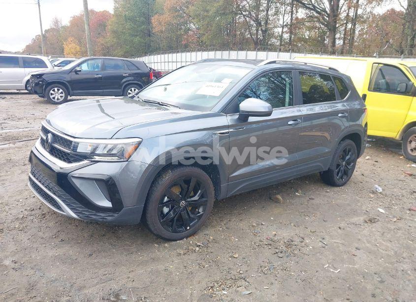 Photo 2 of 2023 Volkswagen Taos 1.5T SE (VIN 3VVSX7B20PM321282)