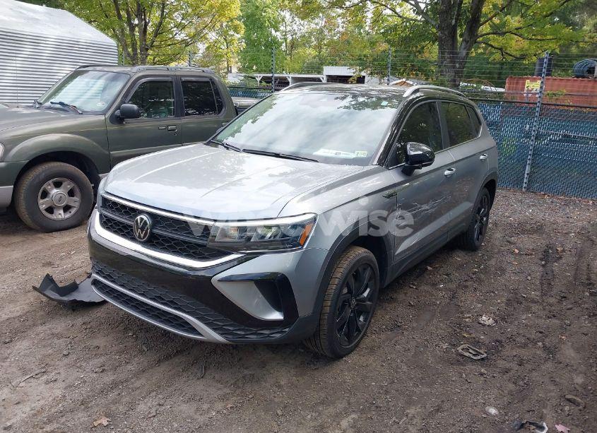 Photo 2 of 2023 Volkswagen Taos 1.5T SE (VIN 3VVSX7B20PM324196)