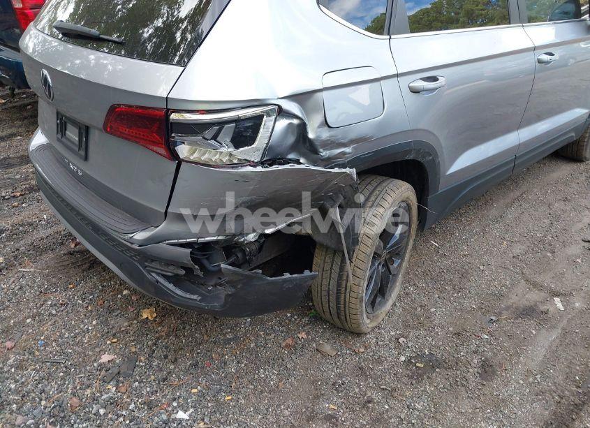 Photo 6 of 2023 Volkswagen Taos 1.5T SE (VIN 3VVSX7B20PM324196)