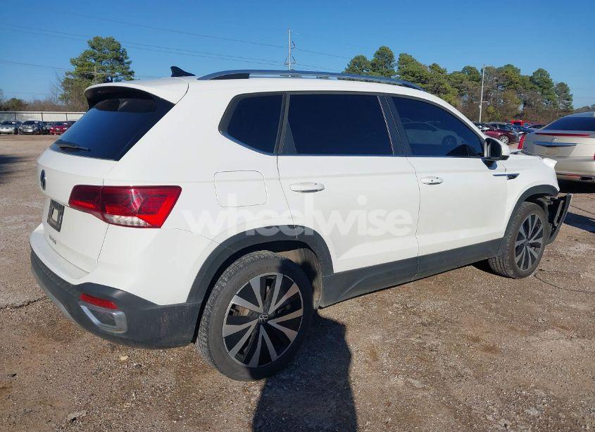 Photo 4 of 2023 Volkswagen Taos 1.5T SE (VIN 3VVSX7B21PM306189)