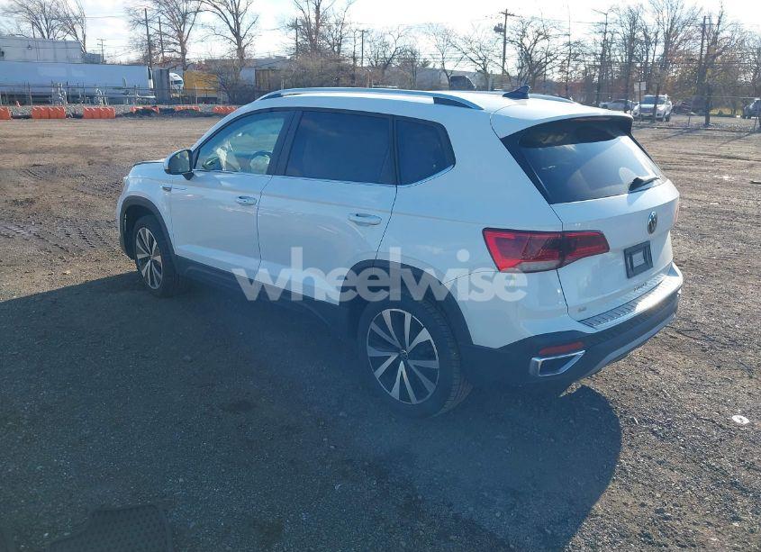 Photo 3 of 2023 Volkswagen Taos 1.5T SE (VIN 3VVSX7B22PM315757)