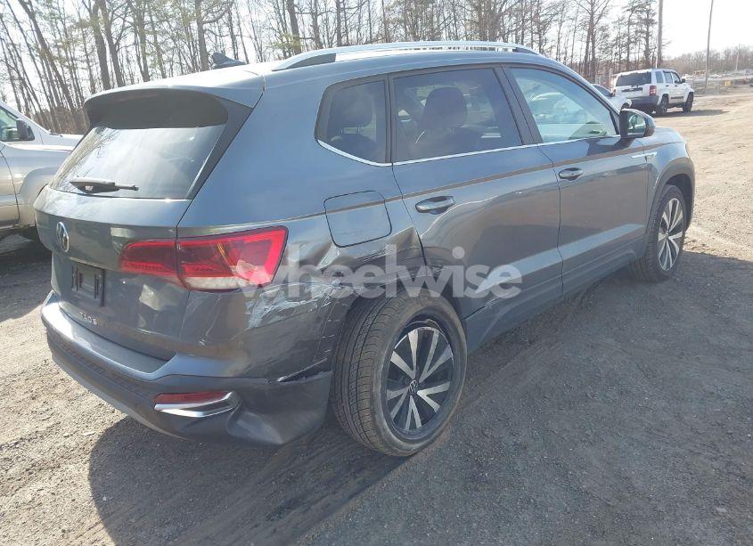 Photo 4 of 2024 Volkswagen Taos 1.5T SE (VIN 3VVSX7B22RM022038)