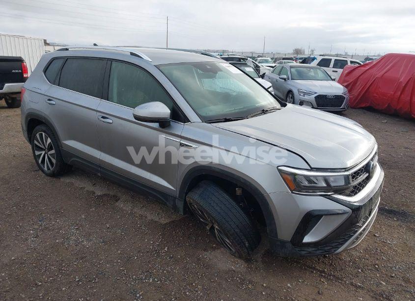 2024 Volkswagen Taos 1.5T SE (VIN 3VVSX7B23RM047661) main photo