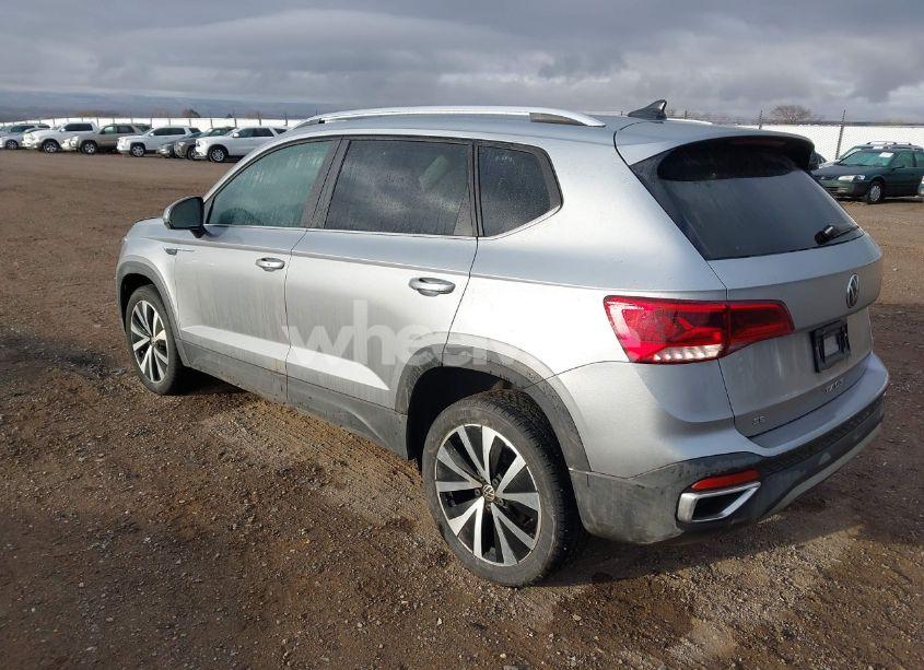 Photo 3 of 2024 Volkswagen Taos 1.5T SE (VIN 3VVSX7B23RM047661)