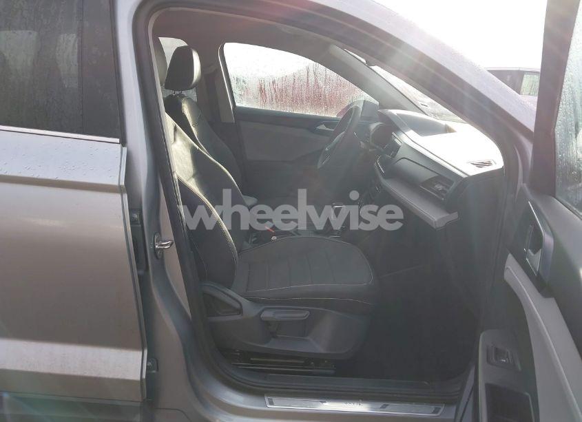 Photo 5 of 2024 Volkswagen Taos 1.5T SE (VIN 3VVSX7B23RM047661)