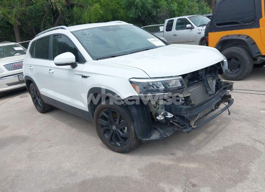 2023 Volkswagen Taos 1.5T SE (VIN 3VVSX7B24PM356228) main photo