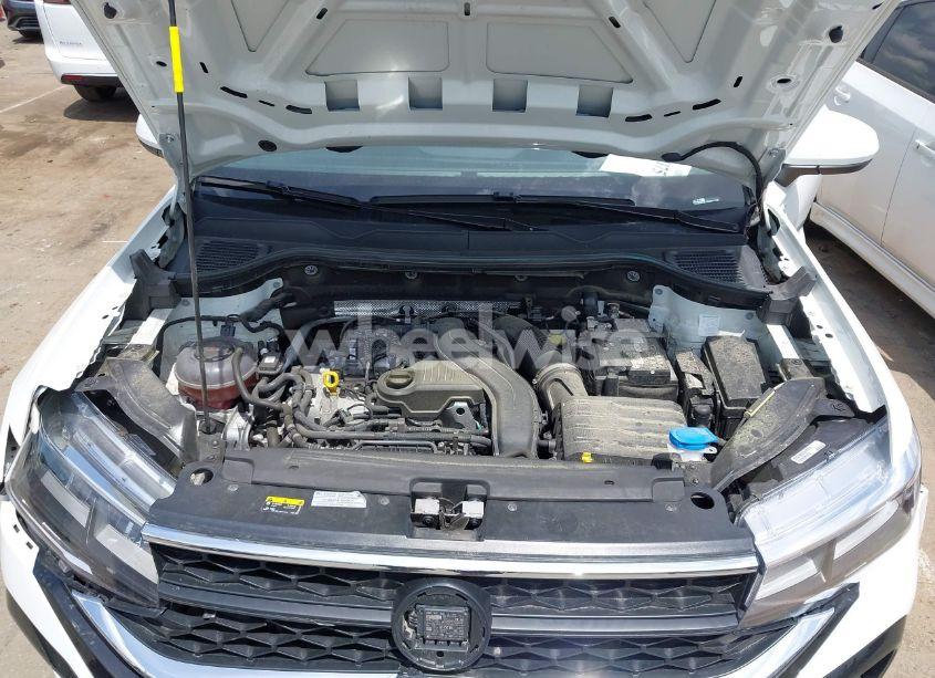 Photo 10 of 2024 Volkswagen Taos SE (VIN 3VVSX7B24RM001126)