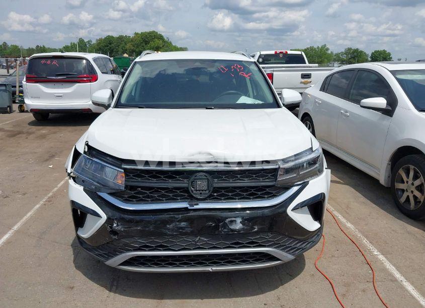 Photo 12 of 2024 Volkswagen Taos SE (VIN 3VVSX7B24RM001126)