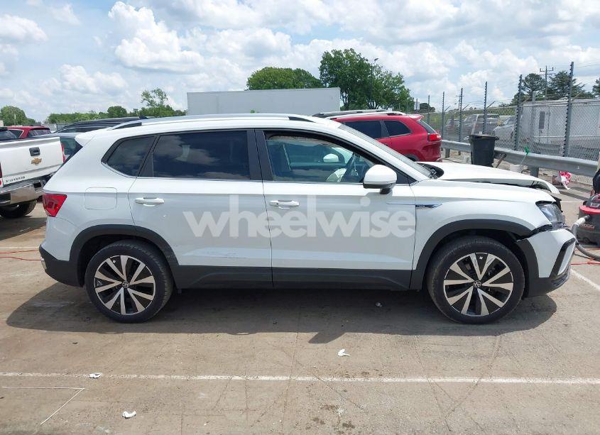 Photo 13 of 2024 Volkswagen Taos SE (VIN 3VVSX7B24RM001126)