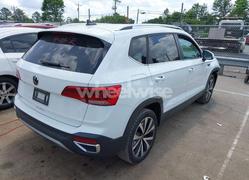Photo 4 of 2024 Volkswagen Taos SE (VIN 3VVSX7B24RM001126)