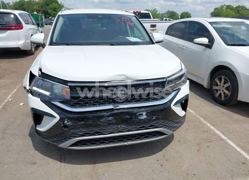 Photo 6 of 2024 Volkswagen Taos SE (VIN 3VVSX7B24RM001126)