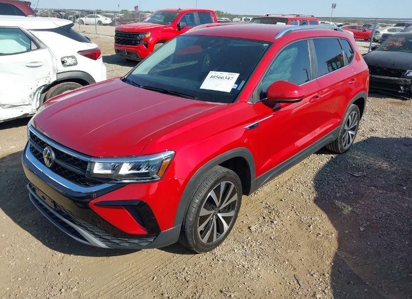 Photo 2 of 2024 Volkswagen Taos 1.5T SE (VIN 3VVSX7B24RM005659)