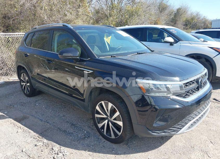 2024 Volkswagen Taos 1.5T SE (VIN 3VVSX7B24RM027645) main photo