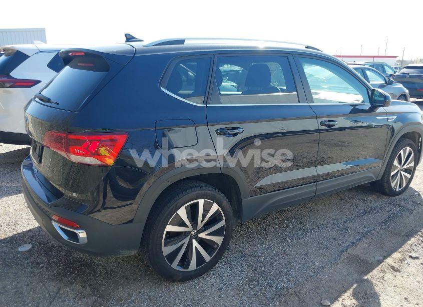 Photo 4 of 2024 Volkswagen Taos 1.5T SE (VIN 3VVSX7B24RM027645)