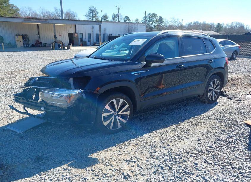 Photo 2 of 2024 Volkswagen Taos 1.5T SE (VIN 3VVSX7B24RM033249)