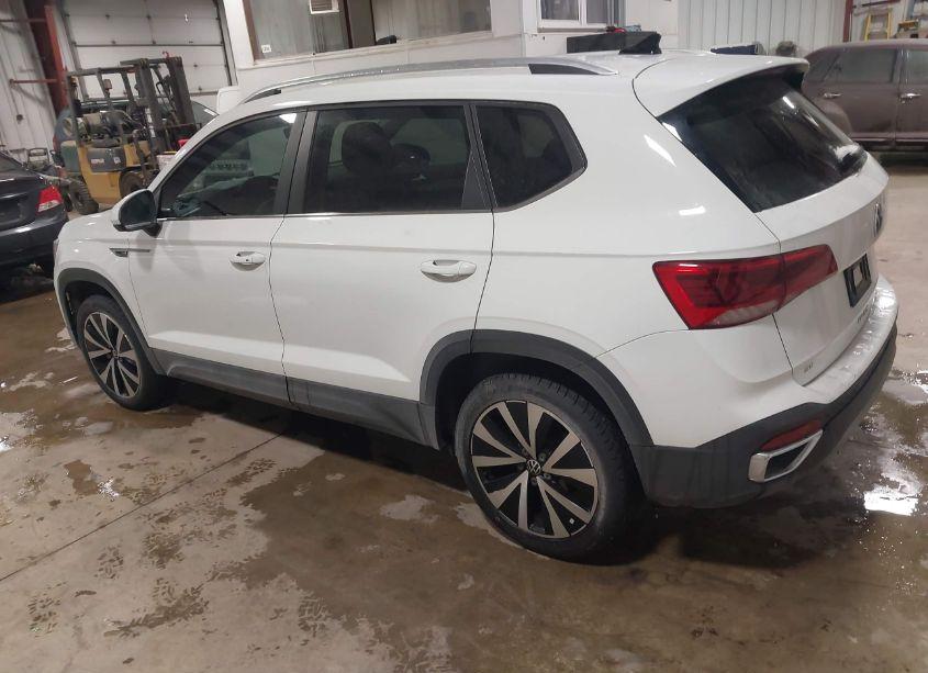 Photo 3 of 2023 Volkswagen Taos 1.5T SE (VIN 3VVSX7B25PM314859)