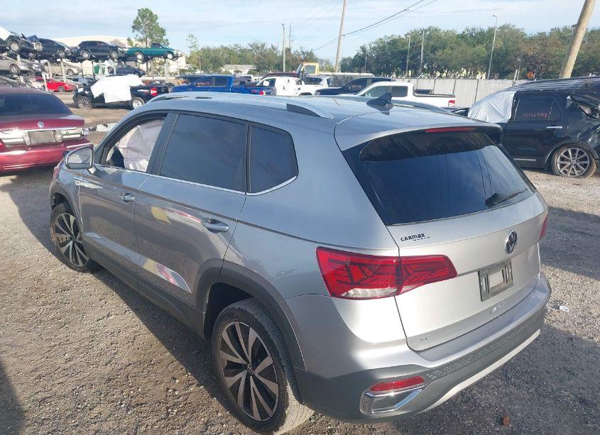 Photo 3 of 2022 Volkswagen Taos 1.5T SE (VIN 3VVSX7B26NM088652)