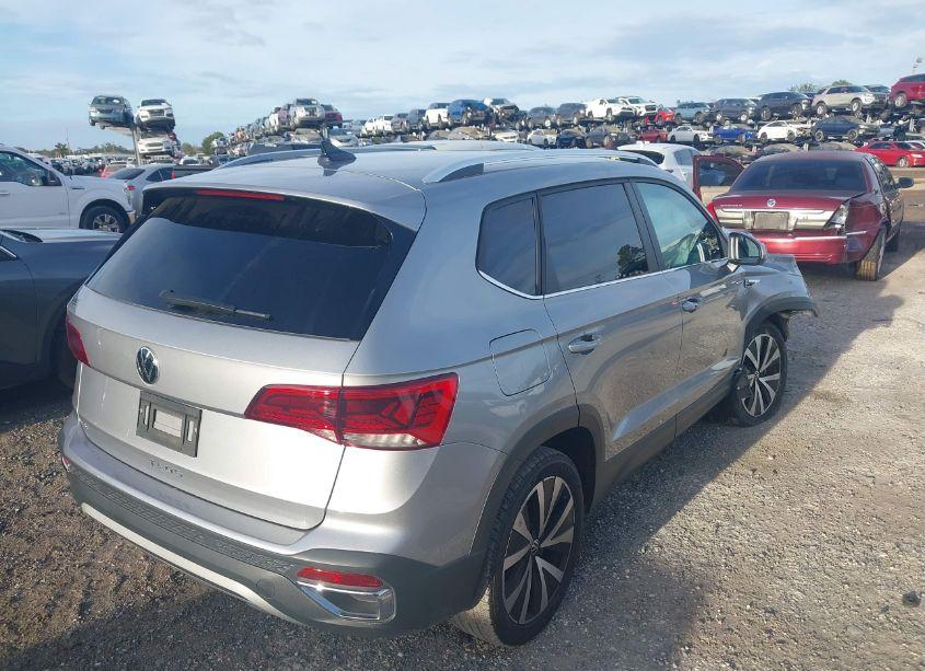 Photo 4 of 2022 Volkswagen Taos 1.5T SE (VIN 3VVSX7B26NM088652)