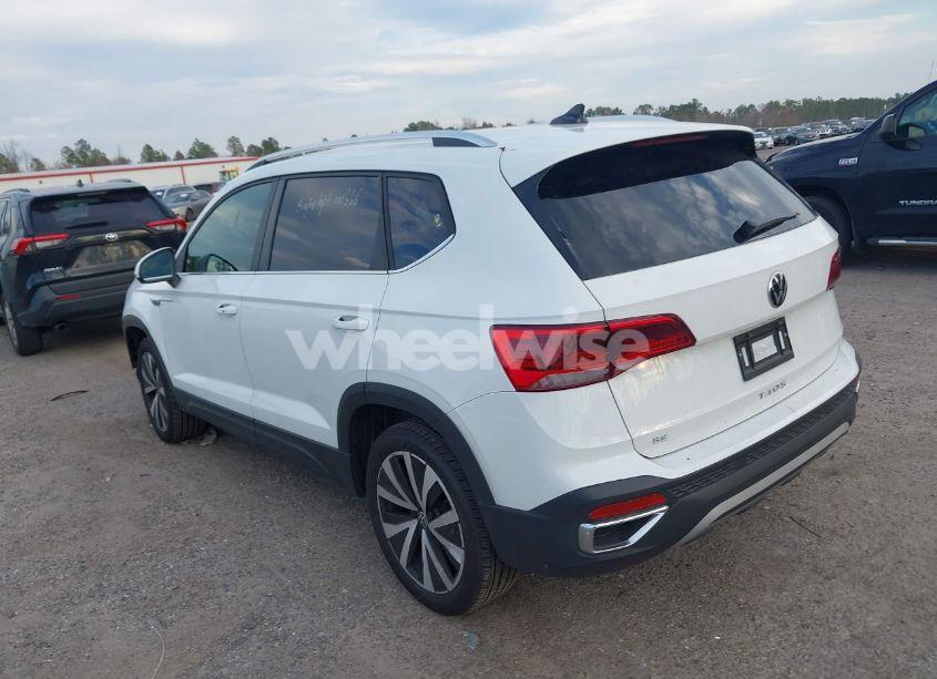 Photo 3 of 2024 Volkswagen Taos 1.5T SE (VIN 3VVSX7B26RM120036)