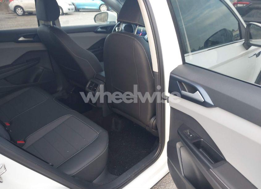 Photo 8 of 2024 Volkswagen Taos 1.5T SE (VIN 3VVSX7B26RM120036)