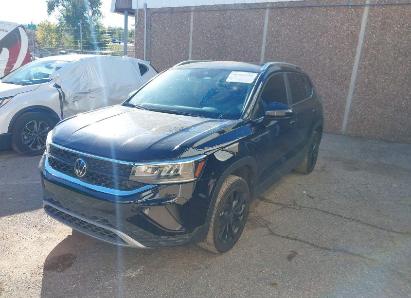 Photo 2 of 2023 Volkswagen Taos 1.5T SE (VIN 3VVSX7B27PM313843)