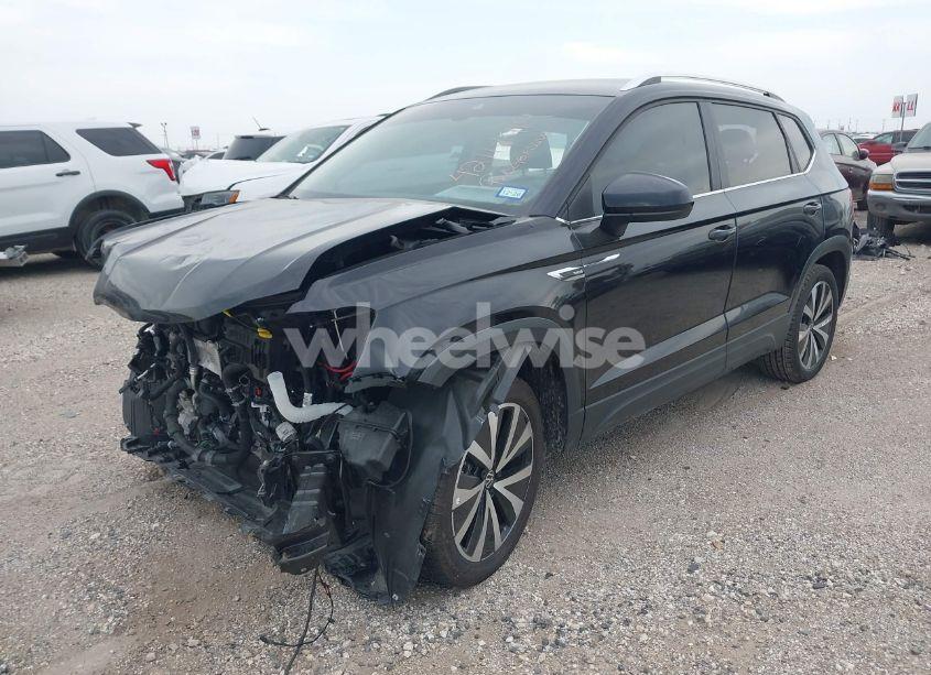 Photo 2 of 2024 Volkswagen Taos SE (VIN 3VVSX7B27RM064253)