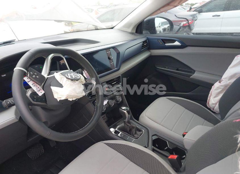 Photo 5 of 2024 Volkswagen Taos SE (VIN 3VVSX7B27RM064253)