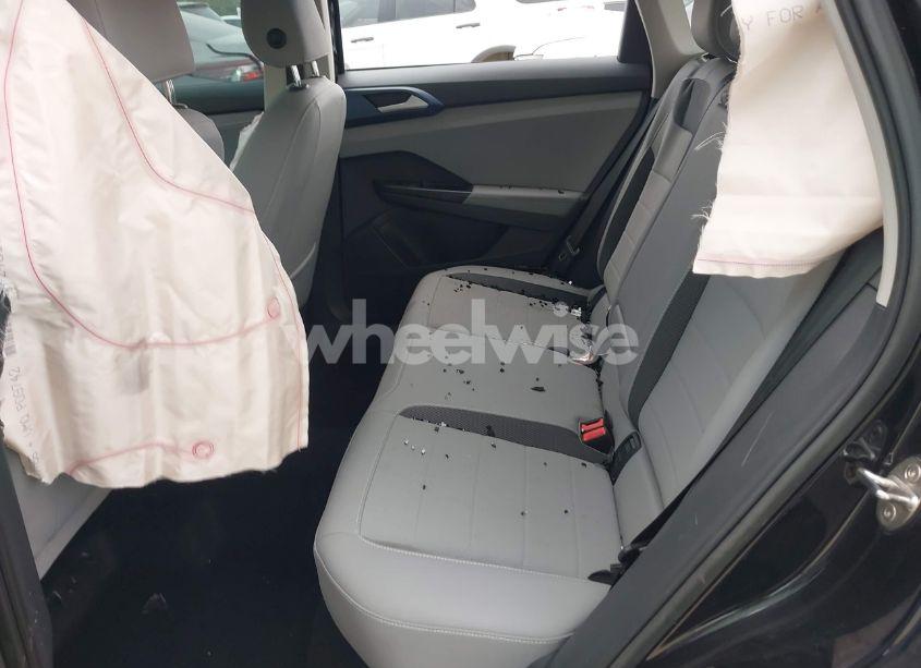 Photo 8 of 2024 Volkswagen Taos SE (VIN 3VVSX7B27RM064253)