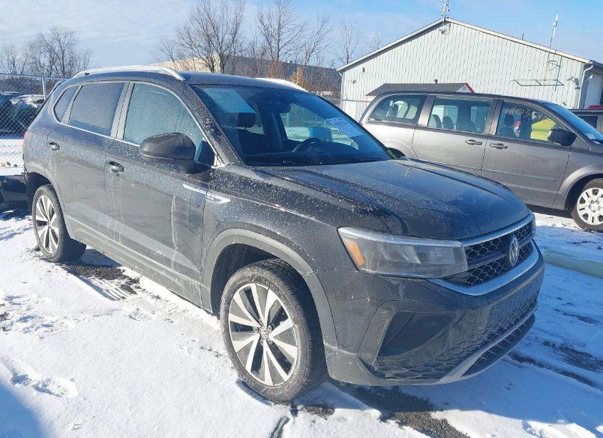 2024 Volkswagen Taos 1.5T SE (VIN 3VVSX7B27RM092781) main photo