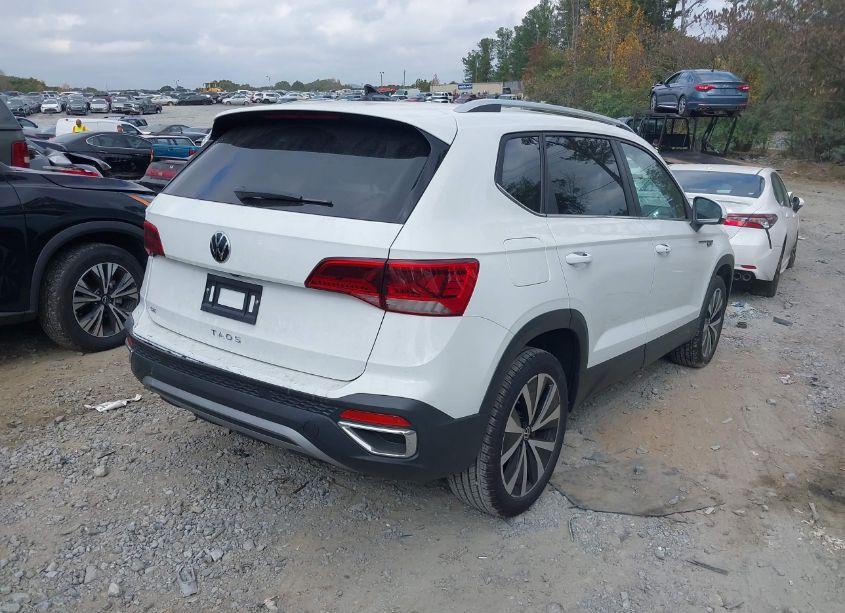 Photo 4 of 2024 Volkswagen Taos 1.5T SE (VIN 3VVSX7B27RM118599)