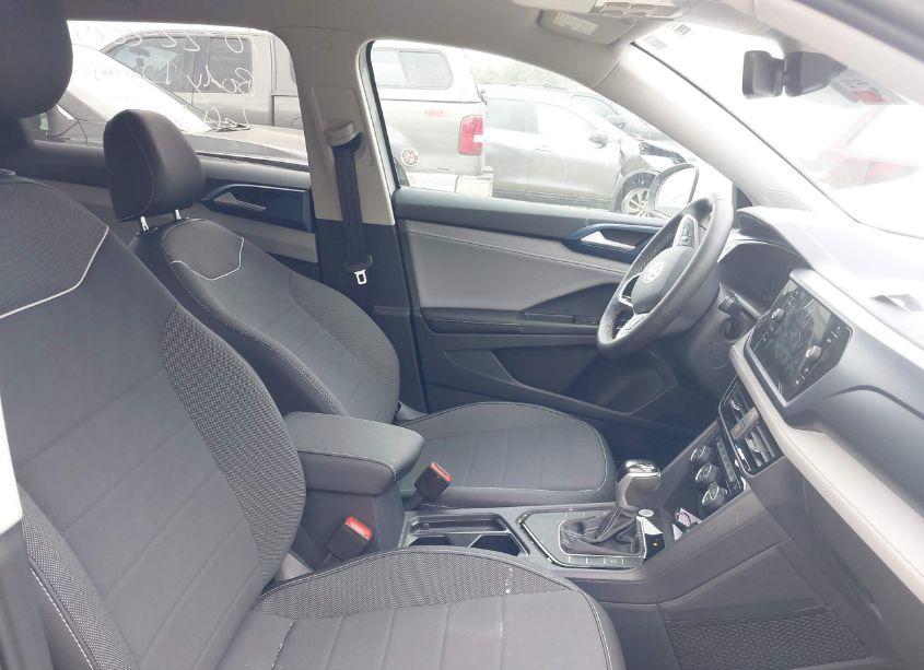 Photo 5 of 2024 Volkswagen Taos 1.5T SE (VIN 3VVSX7B27RM118599)