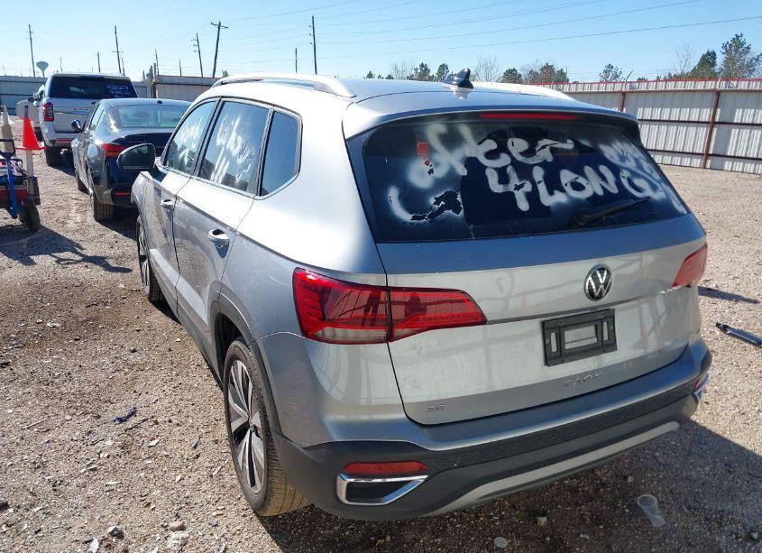 Photo 3 of 2024 Volkswagen Taos 1.5T SE (VIN 3VVSX7B28RM028829)