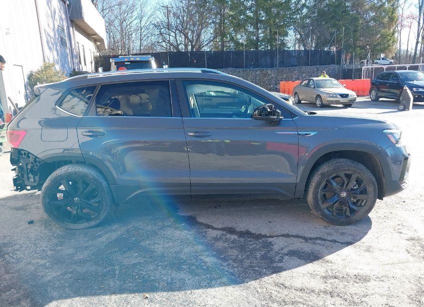 Photo 14 of 2024 Volkswagen Taos 1.5T SE (VIN 3VVSX7B28RM085628)