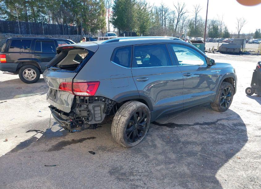 Photo 4 of 2024 Volkswagen Taos 1.5T SE (VIN 3VVSX7B28RM085628)