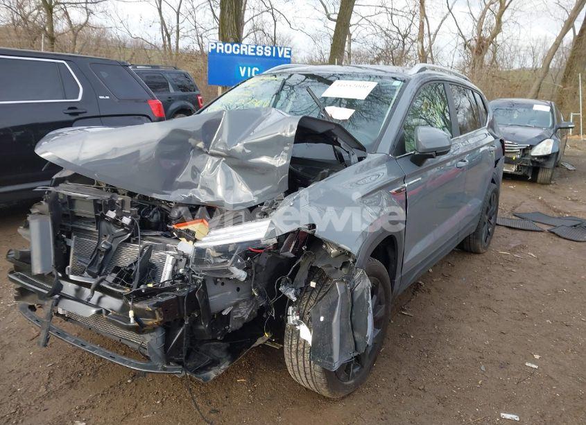 Photo 2 of 2023 Volkswagen Taos 1.5T SE (VIN 3VVSX7B29PM336170)