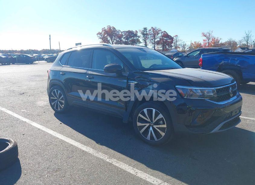 2024 Volkswagen Taos 1.5T SE (VIN 3VVSX7B29RM004541) main photo