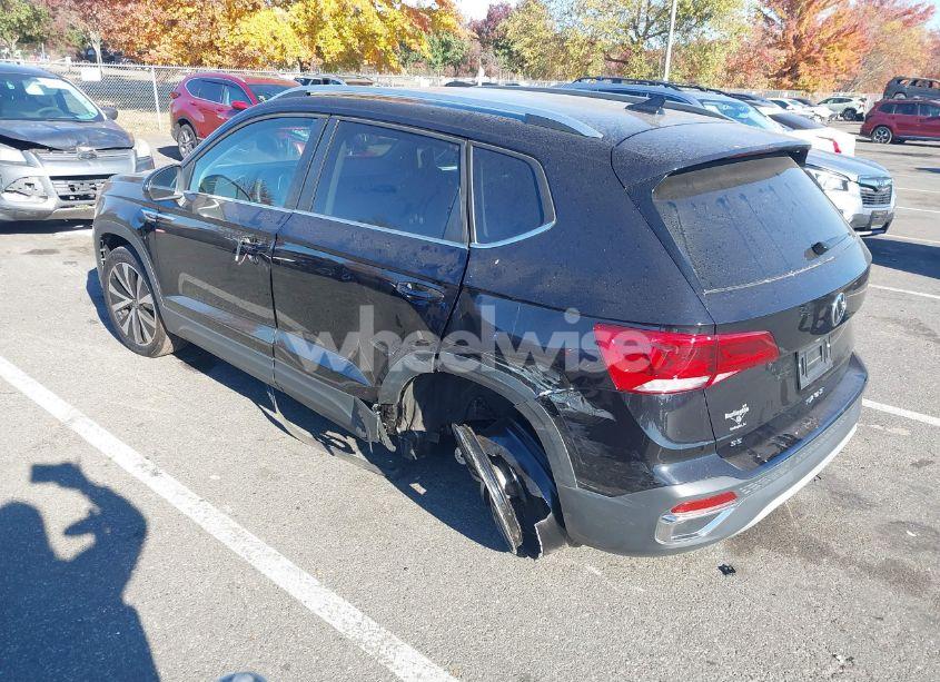 Photo 3 of 2024 Volkswagen Taos 1.5T SE (VIN 3VVSX7B29RM004541)