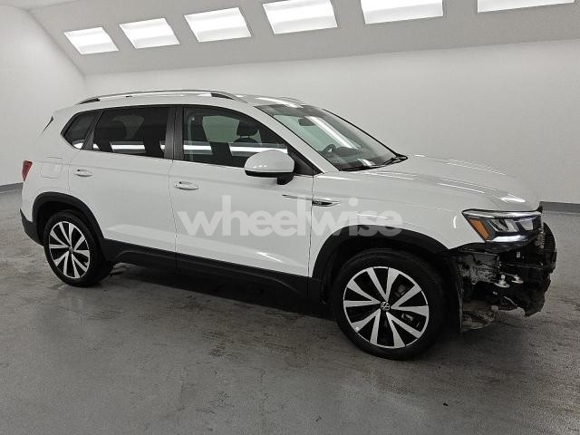 Photo 5 of 2024 VOLKSWAGEN TAOS SE N/A (VIN 3VVSX7B29RM047647)