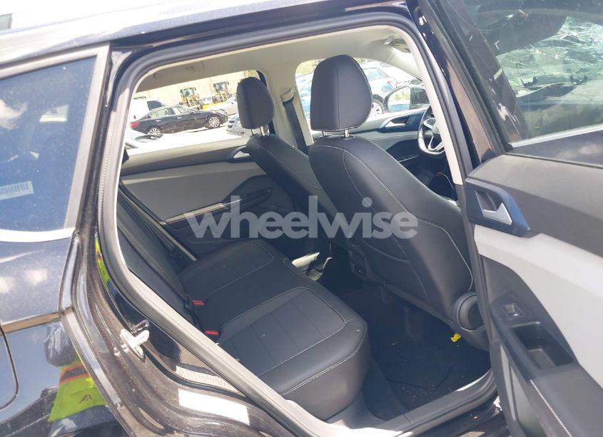 Photo 8 of 2024 Volkswagen Taos 1.5T SE (VIN 3VVSX7B29RM119270)