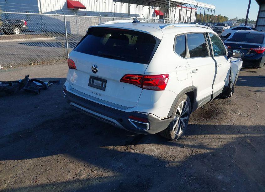Photo 4 of 2022 Volkswagen Taos 1.5T SE (VIN 3VVSX7B2XNM095703)