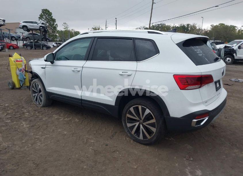 Photo 3 of 2023 Volkswagen Taos 1.5T SE (VIN 3VVSX7B2XPM314596)