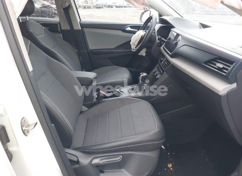 Photo 5 of 2023 Volkswagen Taos 1.5T SE (VIN 3VVSX7B2XPM314596)