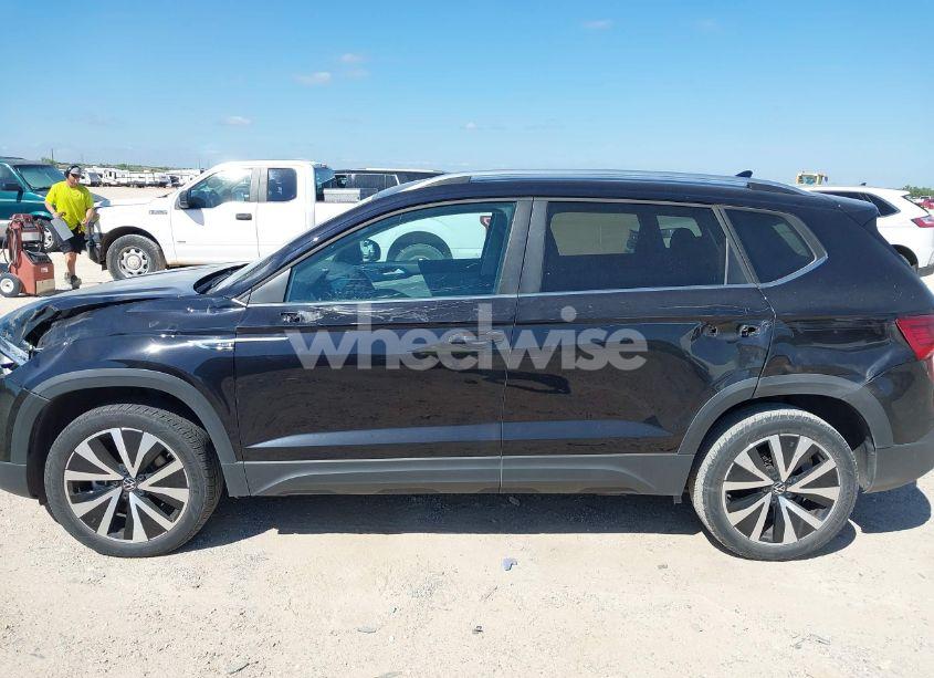 Photo 14 of 2024 Volkswagen Taos 1.5T SE (VIN 3VVSX7B2XRM009974)
