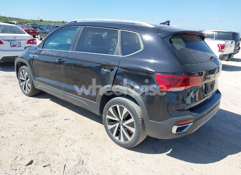 Photo 3 of 2024 Volkswagen Taos 1.5T SE (VIN 3VVSX7B2XRM009974)