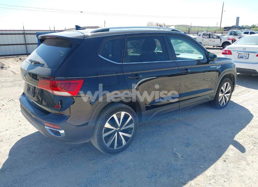 Photo 4 of 2024 Volkswagen Taos 1.5T SE (VIN 3VVSX7B2XRM009974)