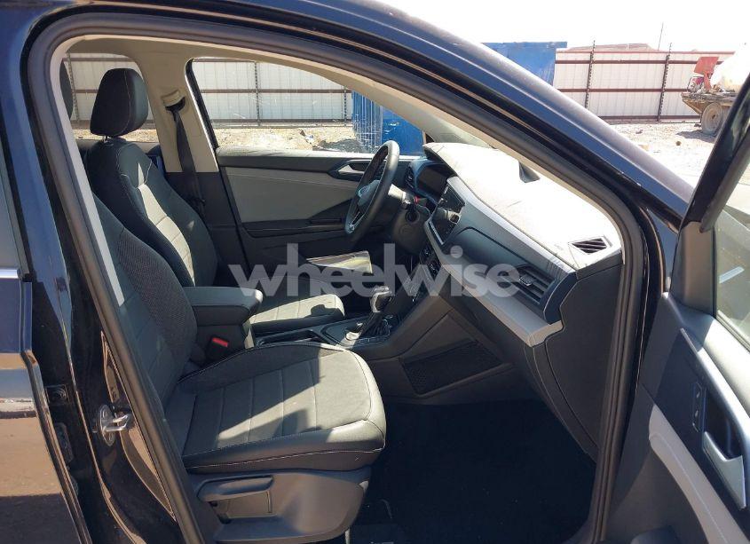 Photo 5 of 2024 Volkswagen Taos 1.5T SE (VIN 3VVSX7B2XRM009974)