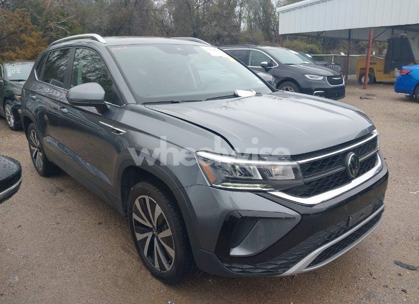 2024 Volkswagen Taos 1.5T SE (VIN 3VVSX7B2XRM010025) main photo