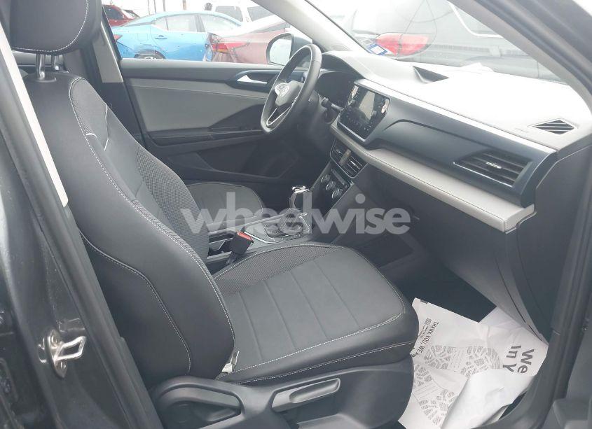 Photo 5 of 2024 Volkswagen Taos 1.5T SE (VIN 3VVSX7B2XRM010025)