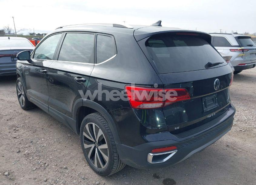 Photo 3 of 2024 Volkswagen Taos 1.5T SE (VIN 3VVSX7B2XRM027651)